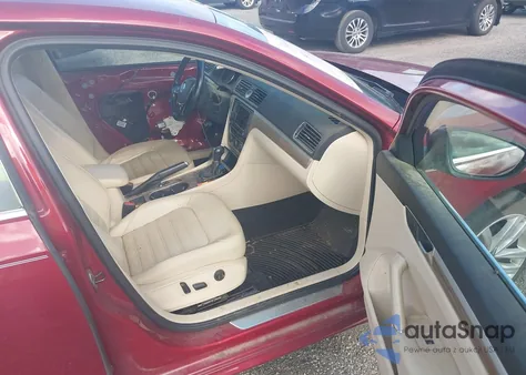 2016 Volkswagen Passat 1.8T Sel Premium z USA, uszkodzony, nr VIN 1VWCT7A3XGC048469